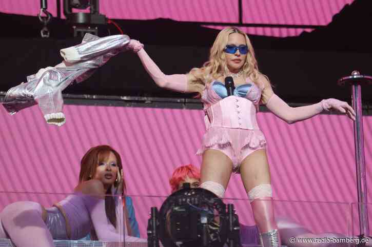 Madonna gibt Überraschungskonzert am Times Square