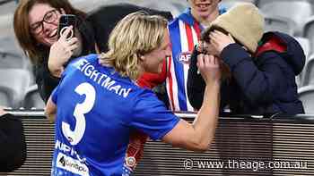AFL LIVE: Bulldogs rocked by concussion drama but are taking the fight to Hawks in MCG blockbuster