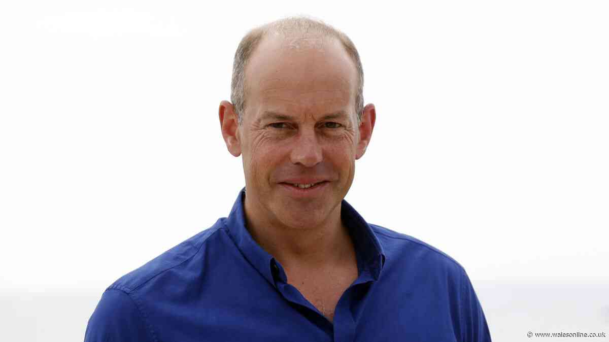 Location Location Location fans speechless as famous face appears on Channel 4 show