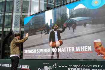 San Miguel Canary Wharf activation transforms people into 'holiday selves'