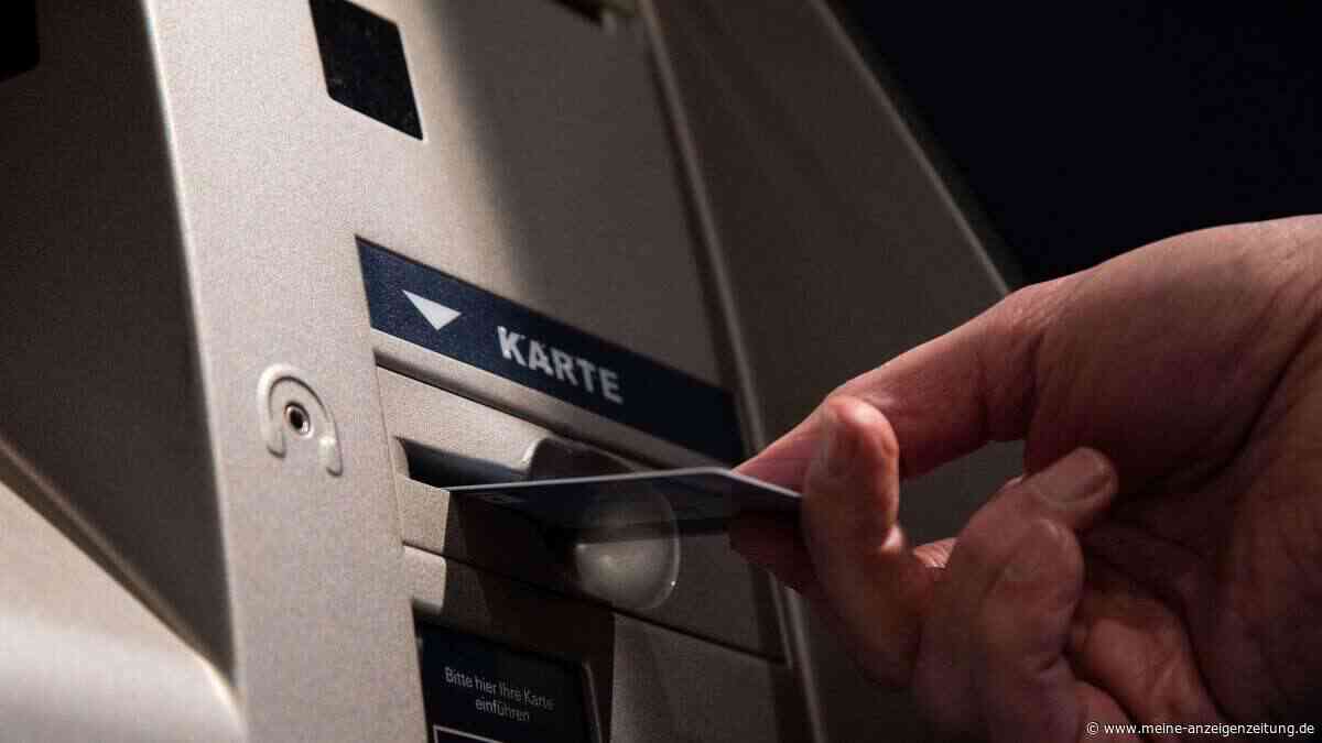 Geld abheben: Darum kommt die Karte vor dem Bargeld
