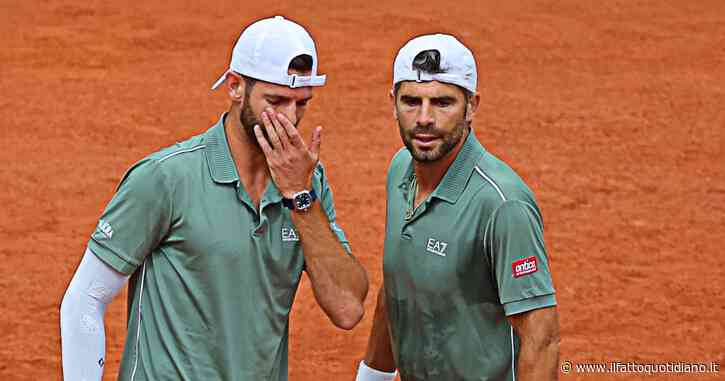 Roland Garros, Bolelli e Vavassori eliminati in semifinale: il 39enne cade e gioca con una fasciatura al piede, ma non basta