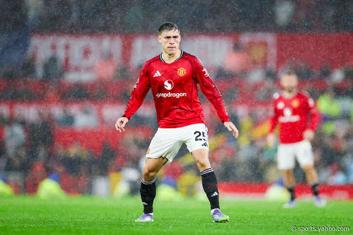 Report: Manchester United midfielder set to leave with Premier League clubs interested