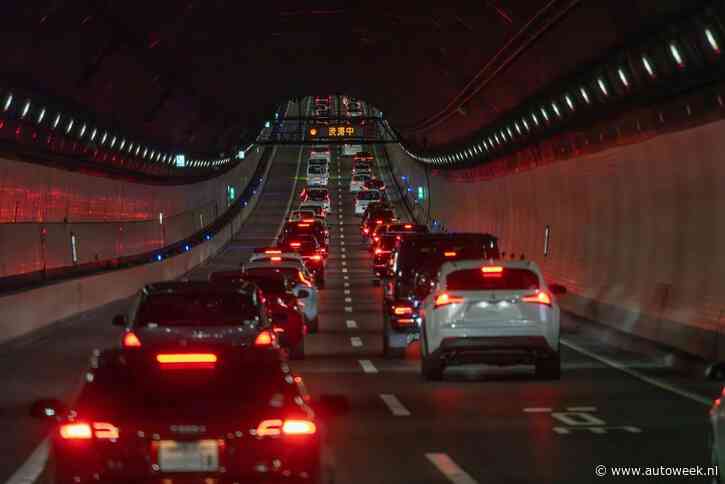 Verkeerskundige pleit voor Japanse file-aanpak: simpele truc met flitslampjes