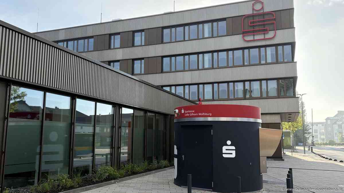 Mann am Rollator in Gifhorner Sparkasse mit wuchtigem Stich fast getötet