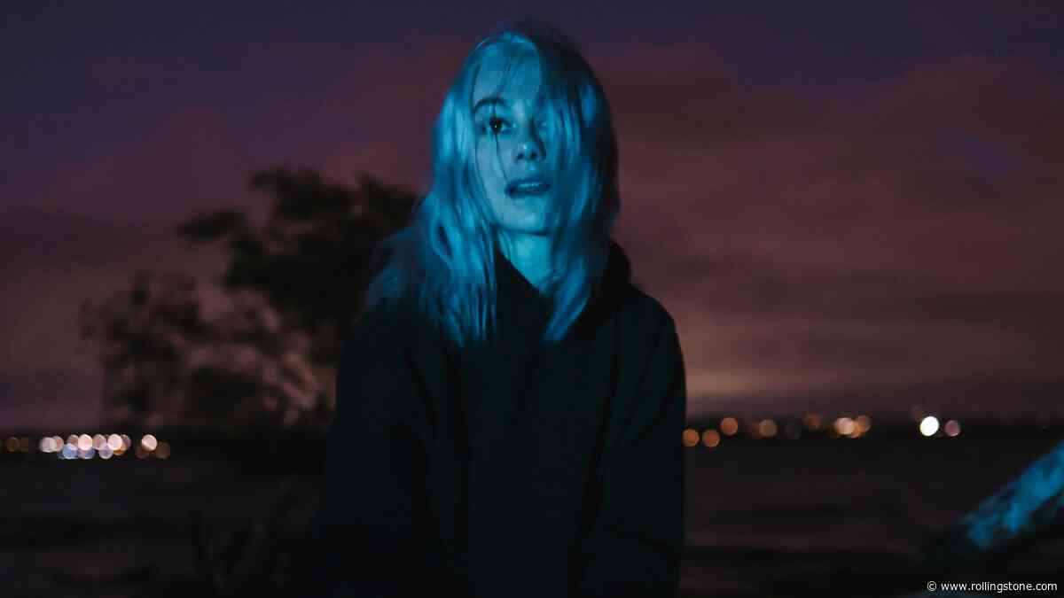 Phoebe Bridgers Announces Phone-Free 2026 Arena Tour