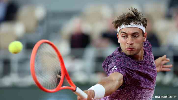 How to watch Arnaldi vs. Cobolli in the French Open online for free