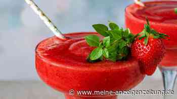 Eiskalter Erdbeer Daiquiri als fruchtige Sommer-Erfrischung
