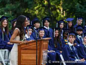 Maumee Valley alum Zuri Hall urges graduates to embrace change