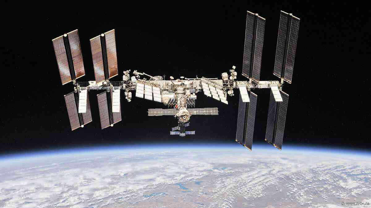 Zuflucht in kleinem Raumschiff: Astronauten müssen Internationale Raumstation wegen Lecks verlassen