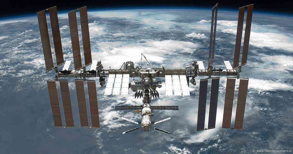 Allarme evacuazione per gli astronauti della Stazione spaziale internazionale per una perdita d’aria. Il rifugio sulla Crew Dragon, poi il rientro