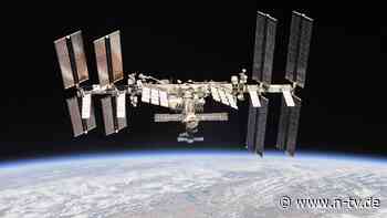 Zuflucht in kleinerem Raumschiff: Astronauten müssen Internationale Raumstation wegen Lecks verlassen