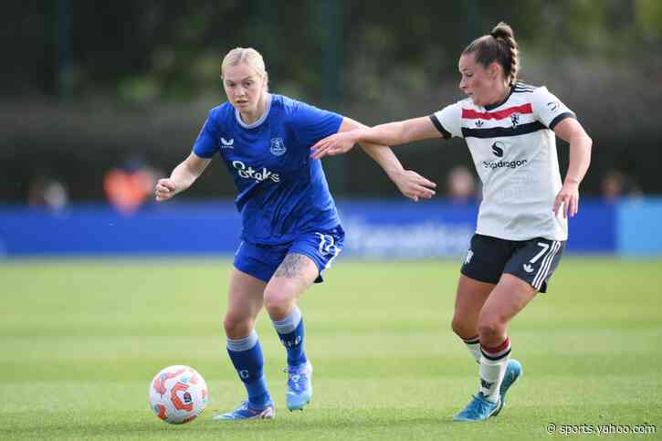 Everton full-back Hope to retire