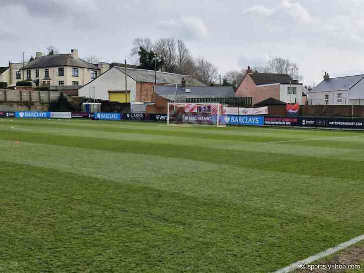 Sunderland midfielder Boothroyd signs first professional deal