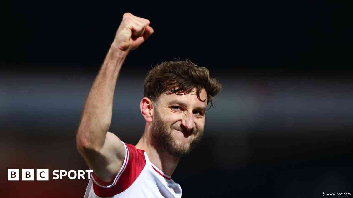 MK Dons sign defender Goode from Stevenage