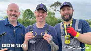 'Spectacular' Bronze Age arm rings found
