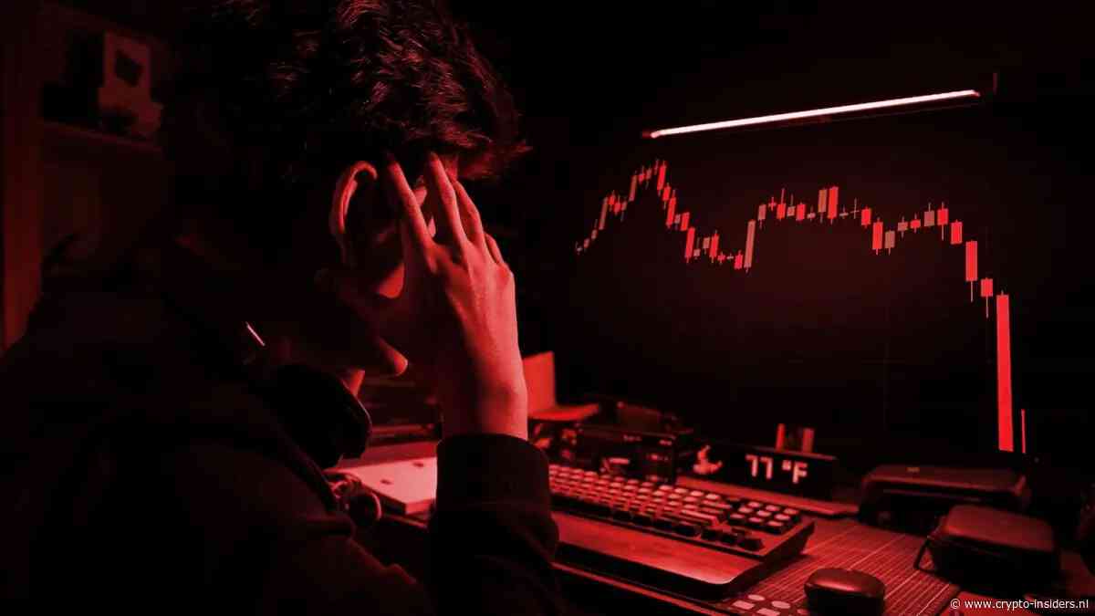 Aandelenmarkt in vrije val, Bitcoin wankelt op cruciaal steunniveau