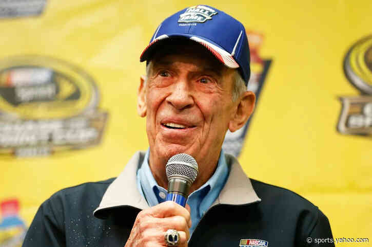 Ned Jarrett, NASCAR Hall of Famer, Dies at 93