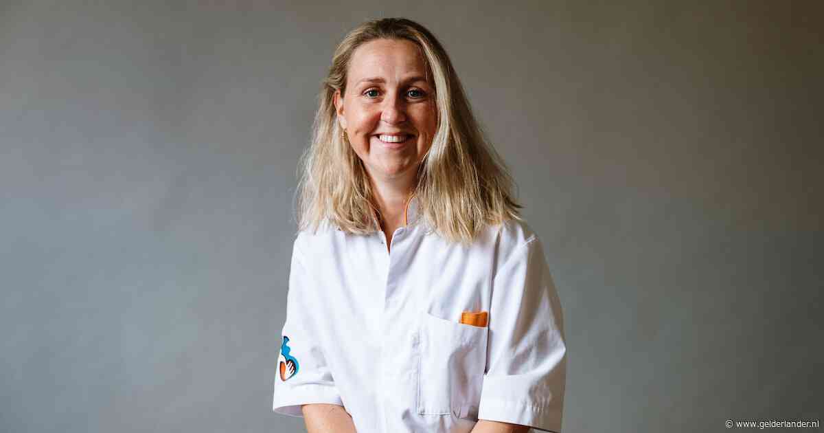 Rowan (32) verloor voor haar 18de beide ouders en zorgde voor haar broer: nu brengt ze zelf slecht nieuws in het ziekenhuis