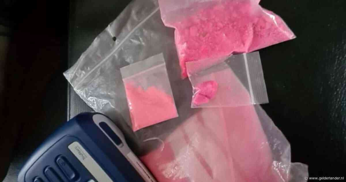 Roze cocaïne zonder cocaïne: waarom deze ‘premium feestdrug’ volgens experts Russische roulette is