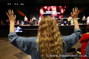 Southern Baptists debate whether to expand ban on female pastors