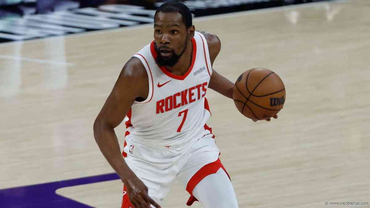 Kevin Durant used a hilarious tactic to hide from paparazzi after being spotted with an unidentified woman