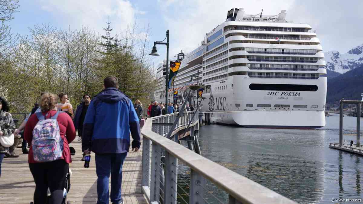 New Alaska cruise ship hosts marine mammal observer to better prevent whale strikes