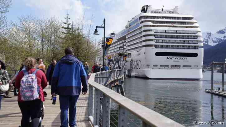 New Alaska cruise ship hosts marine mammal observer to better prevent whale strikes