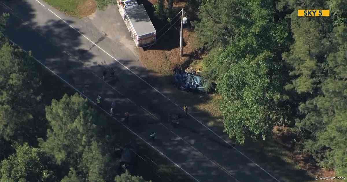 1 killed in head-on crash on NC Highway 705 in Moore County