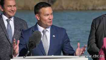 Asked about reducing speed limits, environment minister says motorists should slow down voluntarily