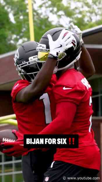 Michael Penix Jr. launches it to Bijan Robinson for 6️⃣ #football #atlantafalcons