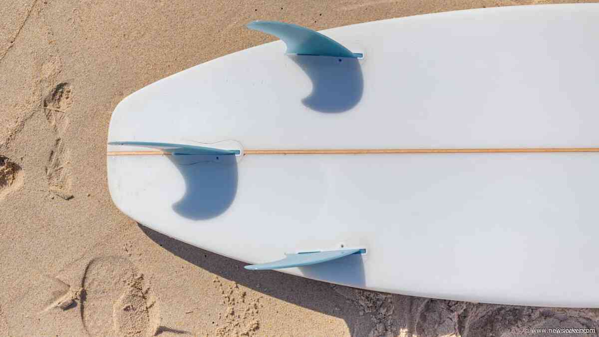 Surfer overleden op strand in Ouddorp, werd bewusteloos in het water gevonden