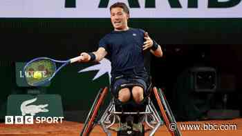 Britain's Hewett into quarter-finals but Reid loses