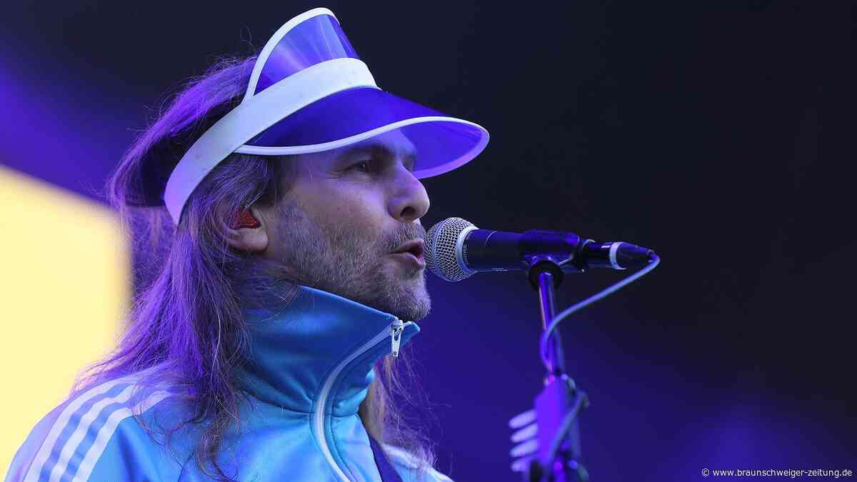Überdruss? Sportfreunde Stiller lassen kurz vor der WM ihre Fußball-Hymne aus