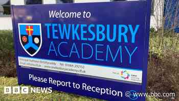 Pupils hit by strikes 'should get exam allowances'