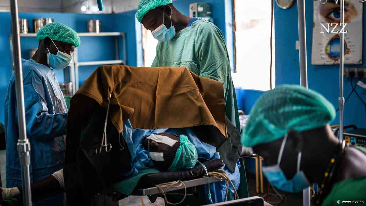 Und 200 Meter von Dr. Josephs Blumen wartet der Horror – wie ein Chirurg in einem abgelegenen Spital im Sudan dem Krieg trotzt