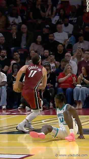 Safe handles, quick decisions… and a little fancy footwork 🎶 #nba #highlights