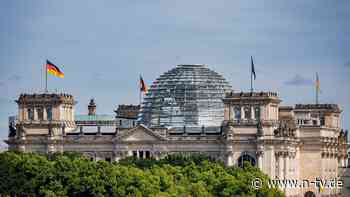 Versorgung von Parlamentariern: Bezüge für vier Jahre Bundestag entsprechen 28 Jahren Rentenbeiträgen