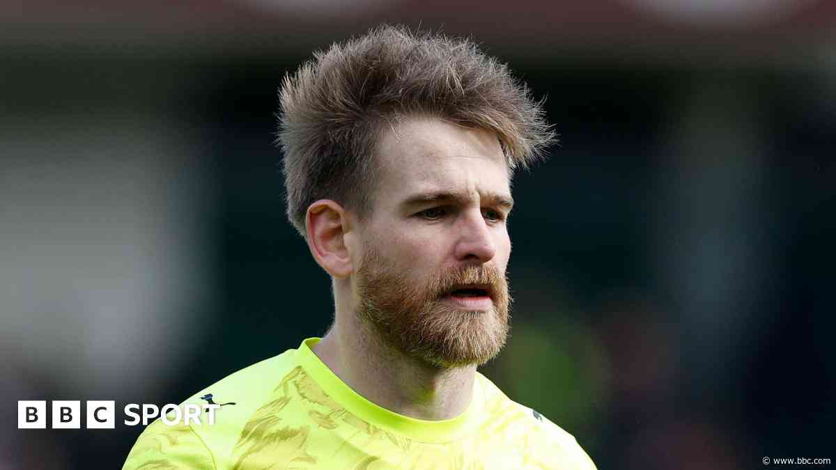 Goalkeeper Burge released by Northampton