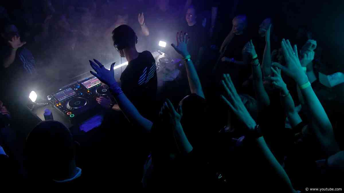 Armin van Buuren - Let The Music Guide You (ReOrder pres. Crowd+Ctrl Remix) [Live at Unfiltered #3]