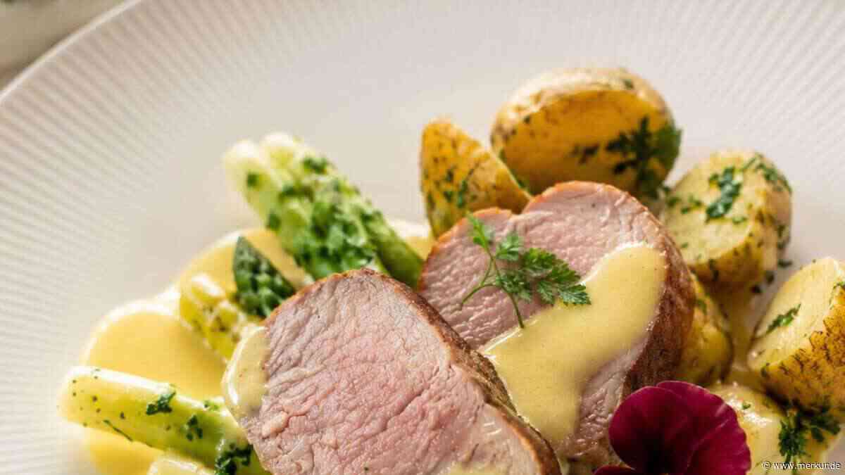 Küchenchef Steffen serviert den Spargel-Klassiker schlechthin: Spargel mit Sauce Hollandaise