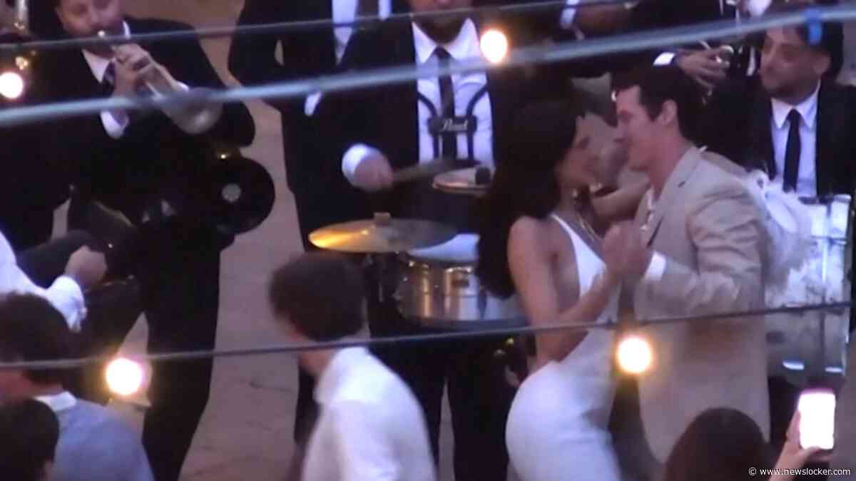 Dua Lipa en Callum Turner stralen op huwelijksfeest