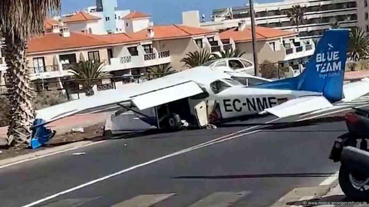 Kleinflugzeug stürzt auf Straße mitten auf Urlaubsinsel – Trümmer fliegen meterweit
