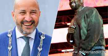 Burgemeester Marcouch wil rapper Ye meenemen naar Holocaustmuseum