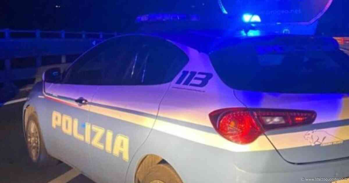 Auto investe due ragazzi in bici a Brescello: morto un 19enne, ferito l’amico
