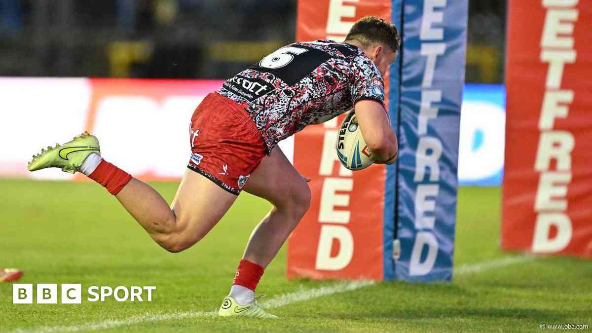 Cook try gives Leigh victory over Castleford
