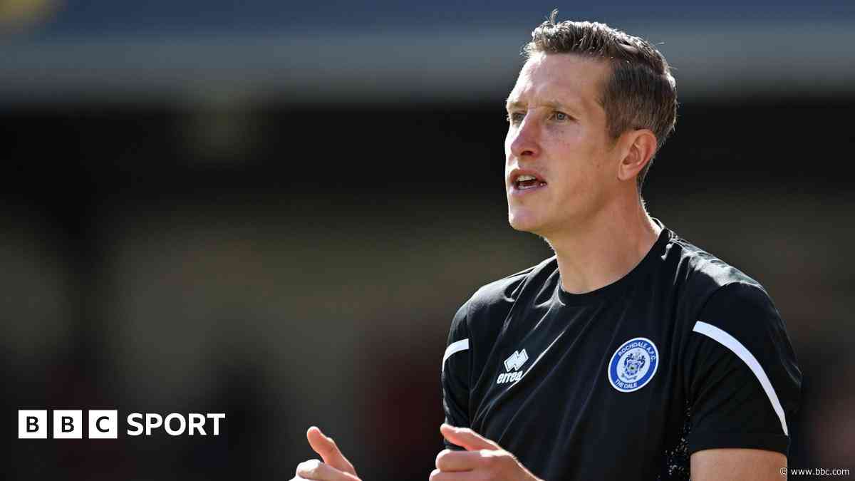 Stockport County appoint Rochdale boss McNulty