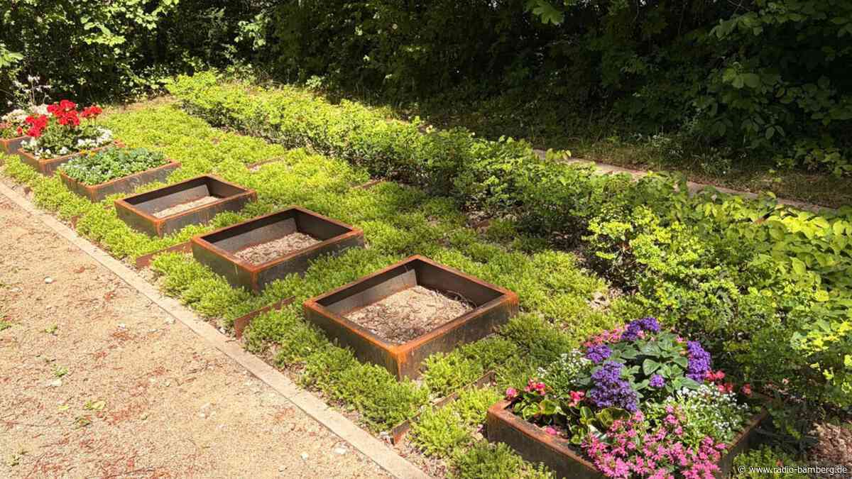 Neue Bestattungsbereiche auf Alten und Neuem Friedhof in Forchheim eröffnet