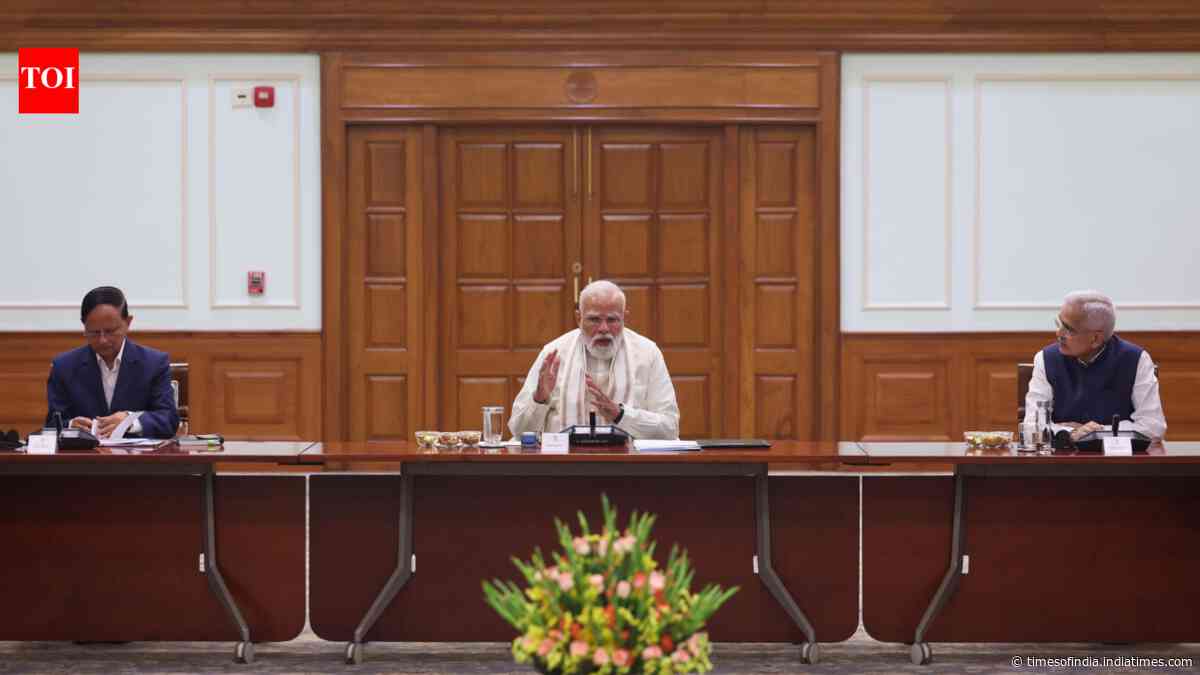 PM Modi chairs EAC meeting, discusses measures to boost India’s economic growth amid global turmoil