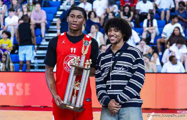 Ekufu wows crowd to win #HASCXII Dunk Contest